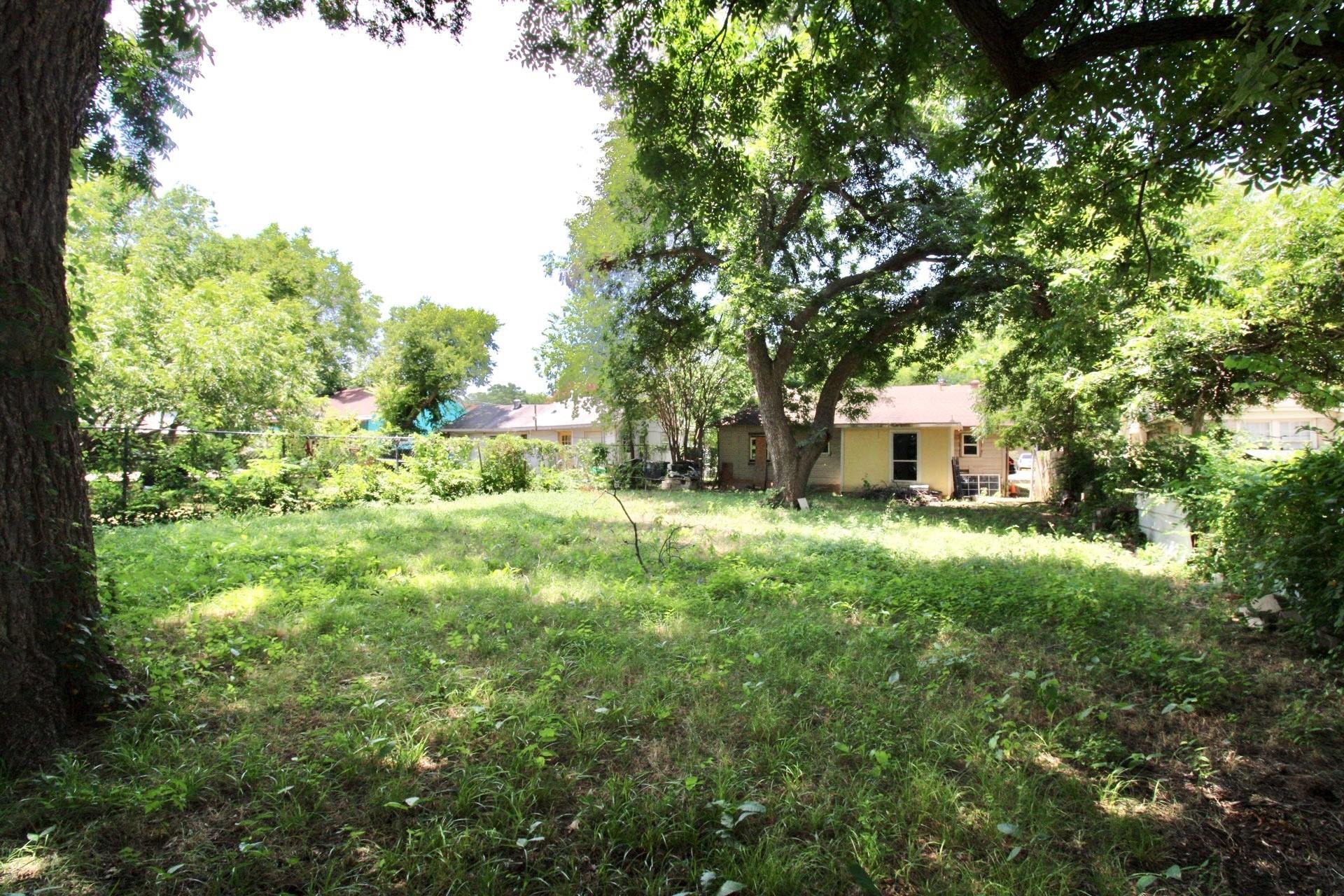 Edgefield Ave, Dallas, TX 75208