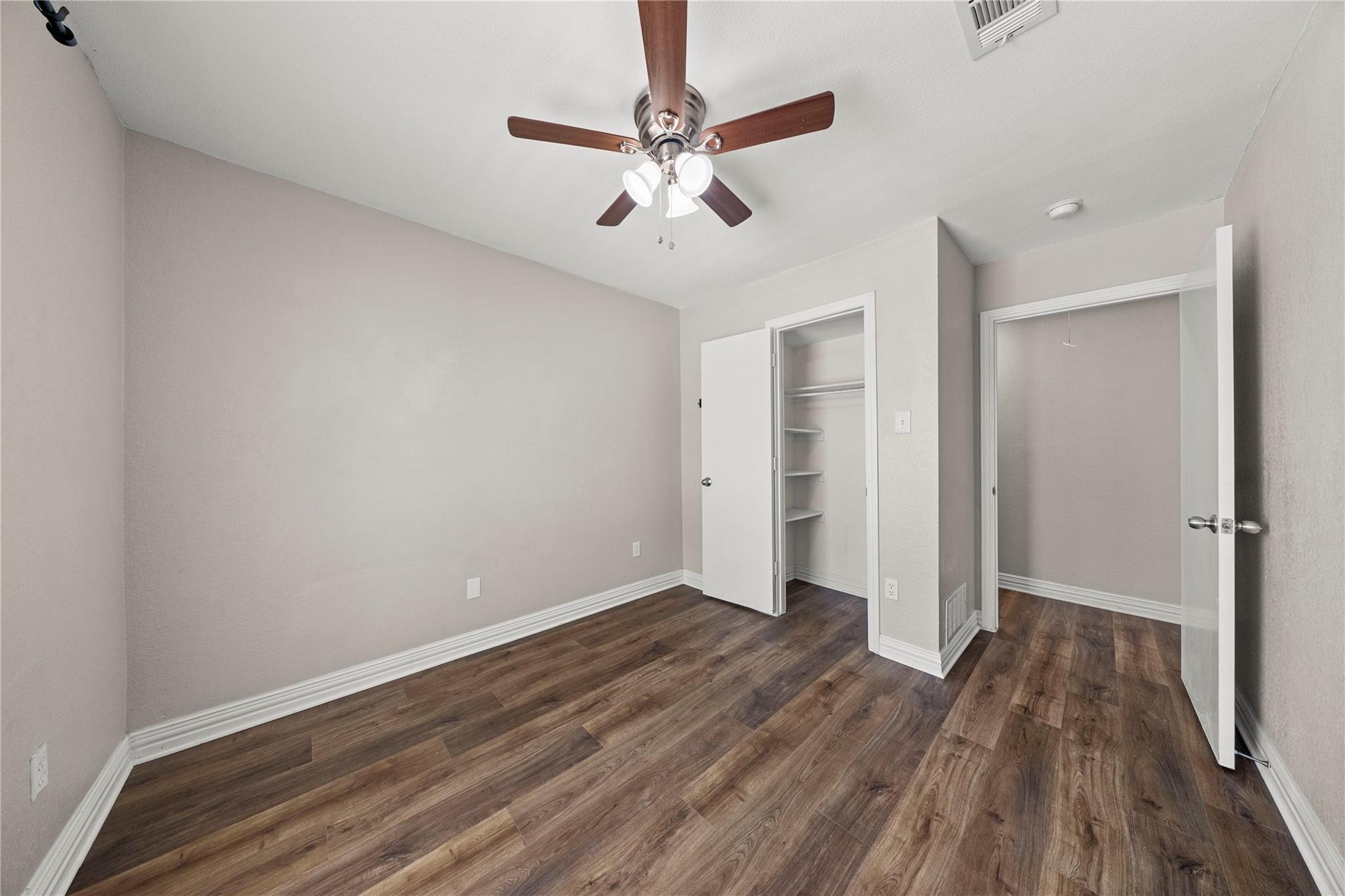 Silverthorne Dr, Dallas, TX 75287