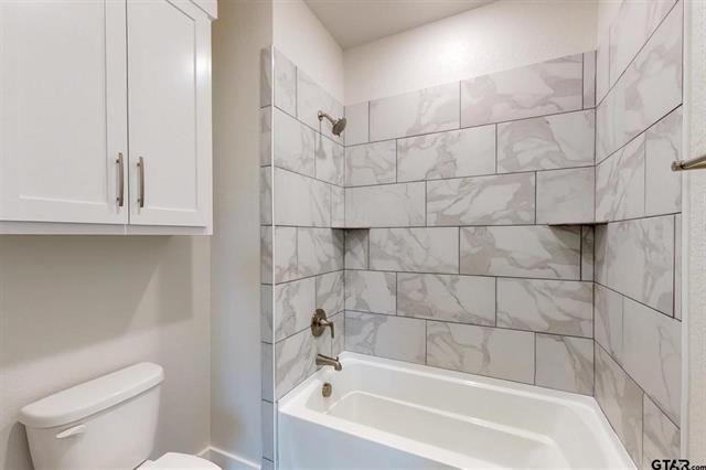 Hogan Dr, Tyler, TX 75709