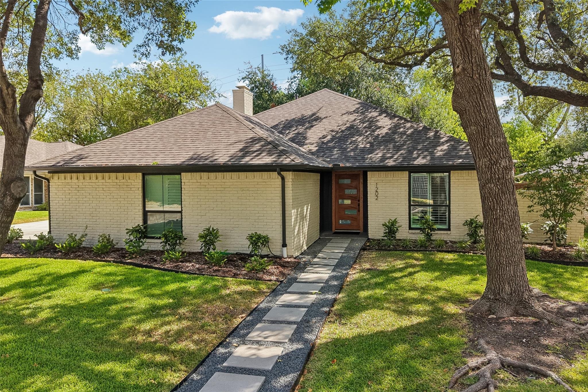 Odessa Dr, Richardson, TX 75080