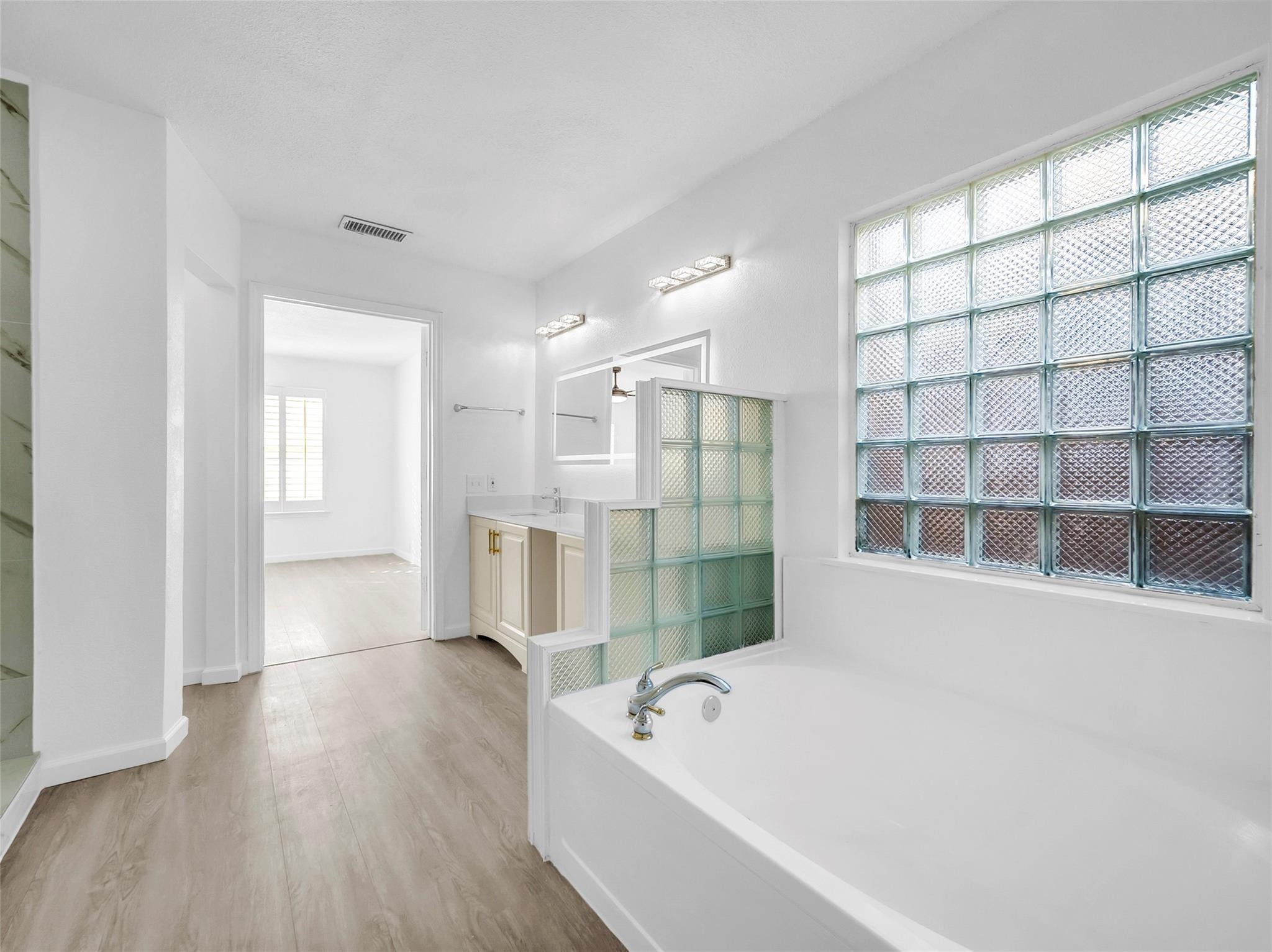 Vista Verde Dr, Arlington, TX 76017 #1