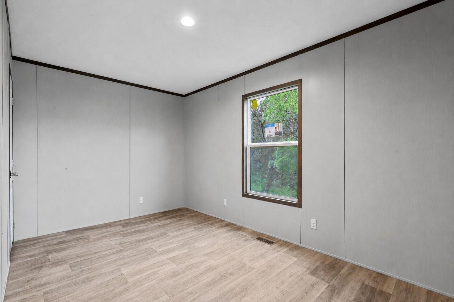 Ridgeview Cir, Granbury, TX 76048