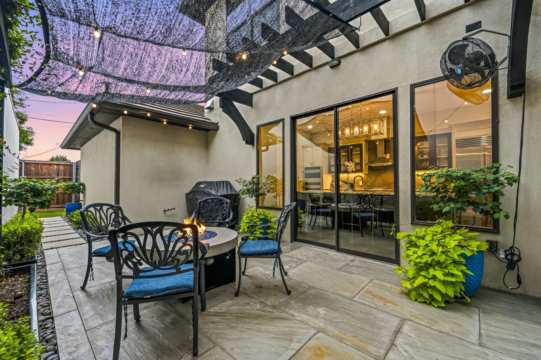 LA Foy Blvd, Dallas, TX 75209
