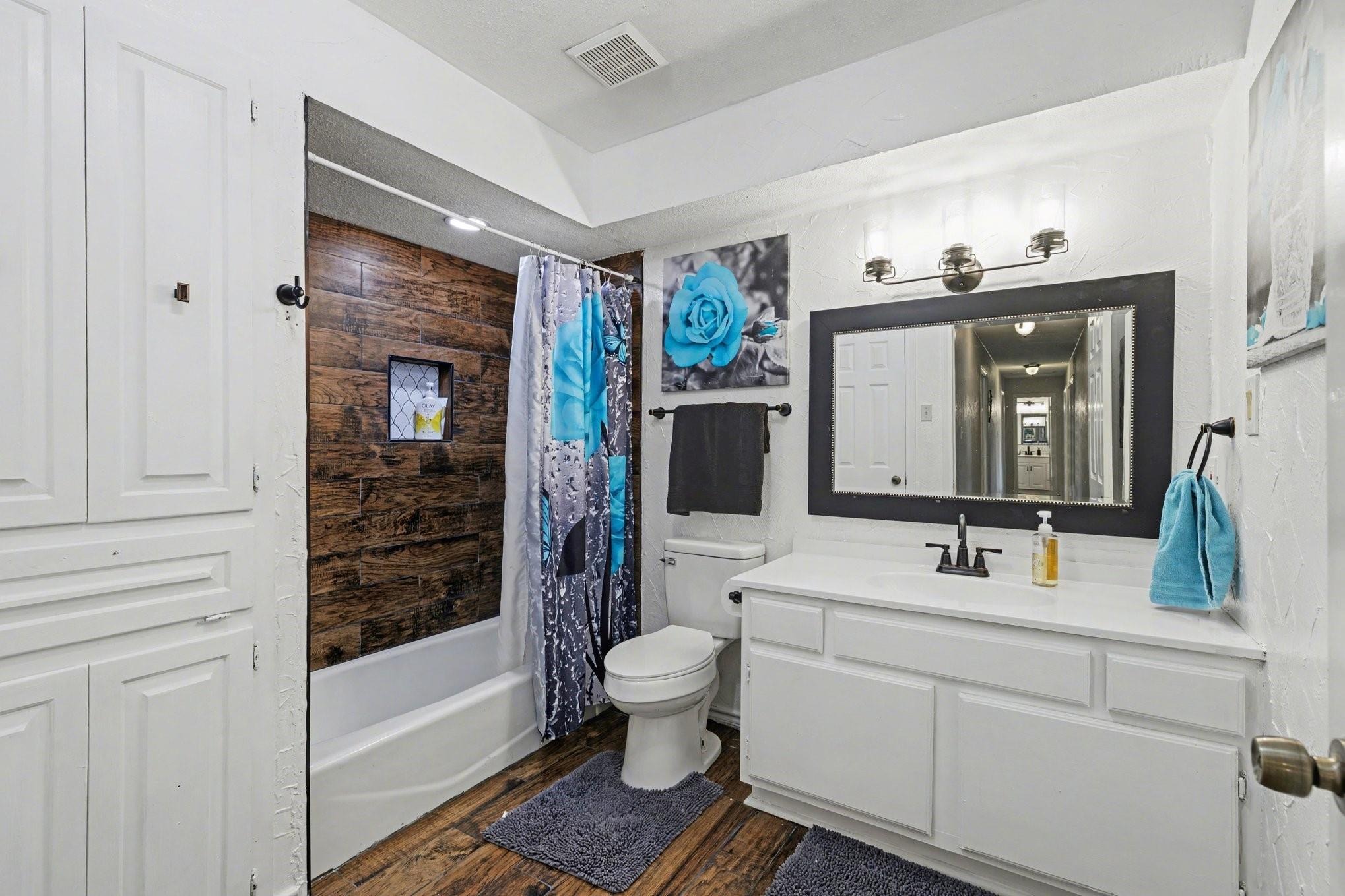 Windy Ln, Rockwall, TX 75087