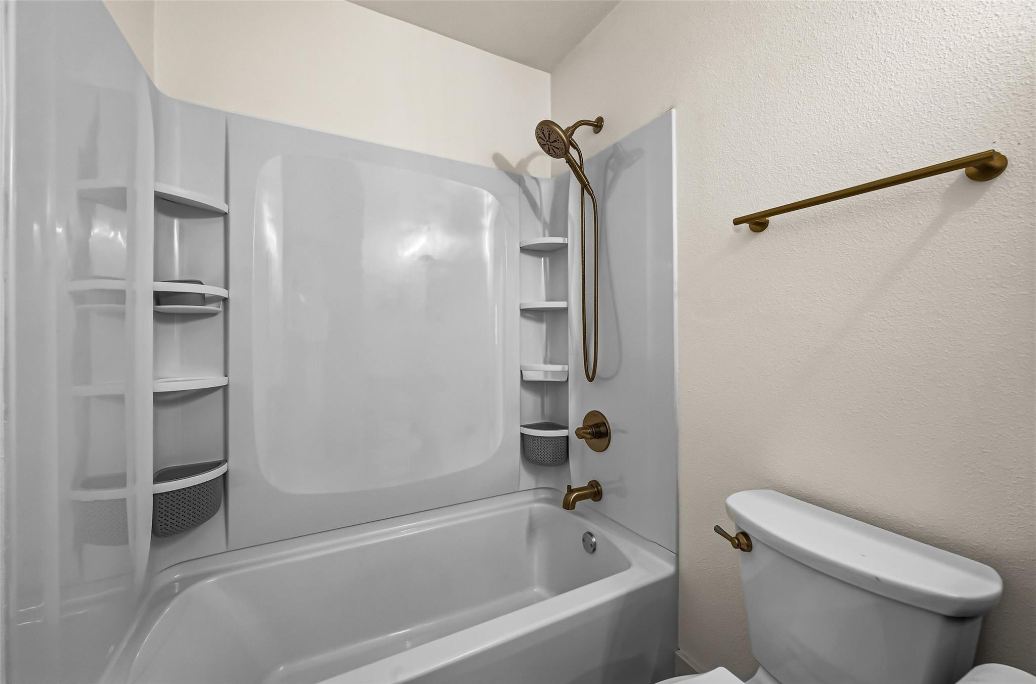 Waterford Dr, Fort Worth, TX 76179