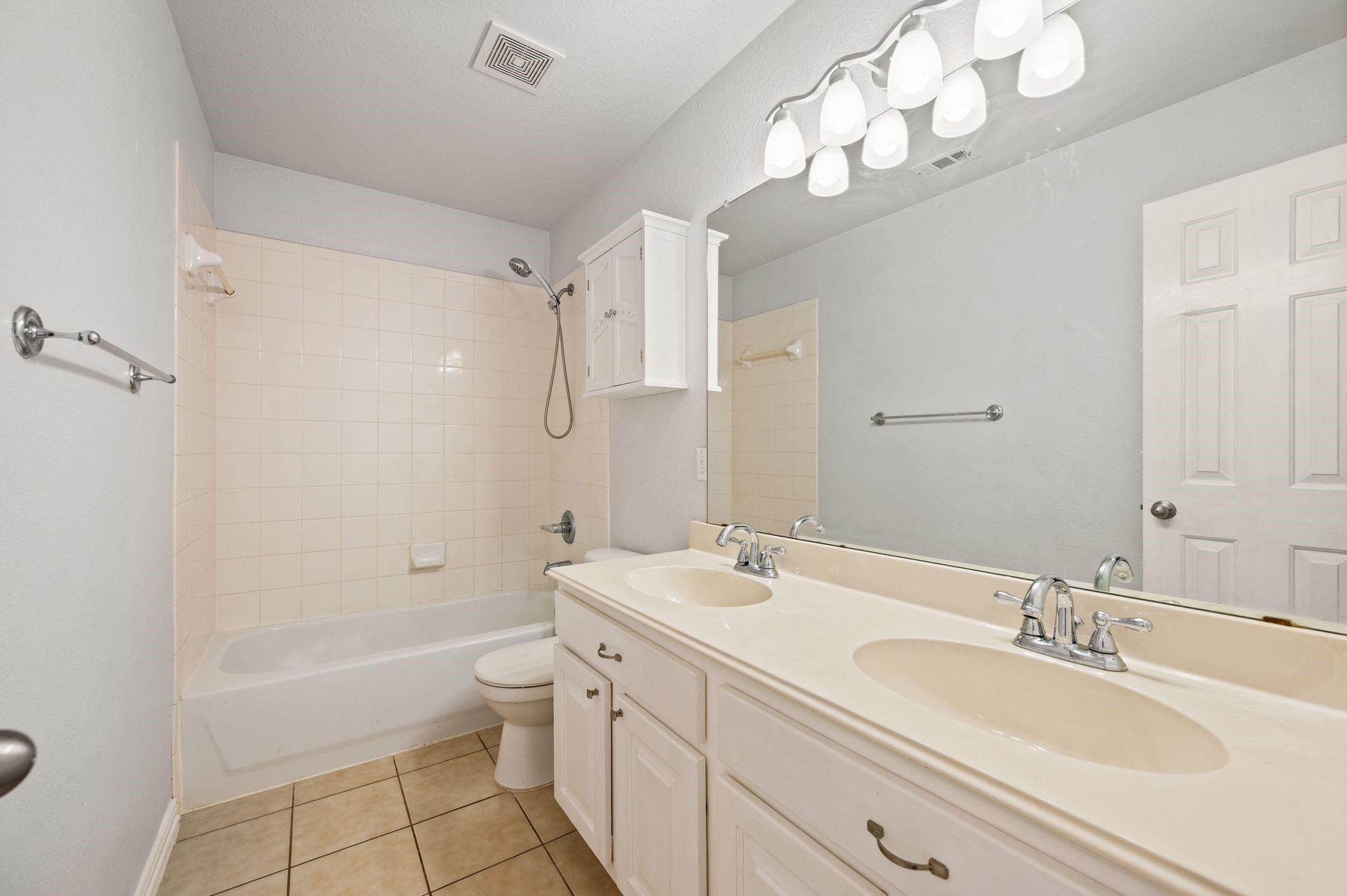 Paddock Dr, Fort Worth, TX 76244
