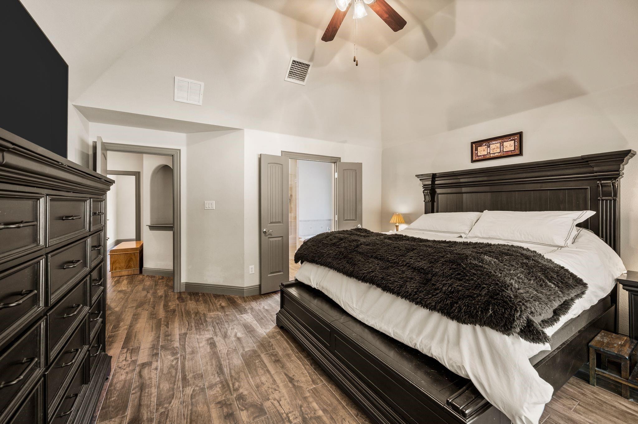 Trailwood Dr, Weatherford, TX 76085