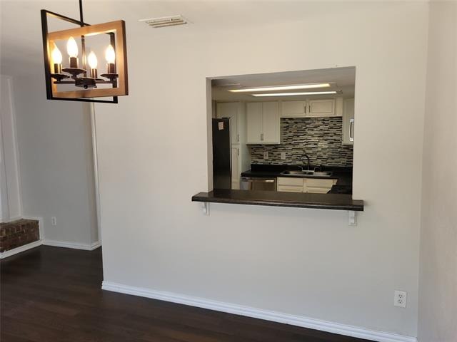 Mountain Ln, Grand Prairie, TX 75052