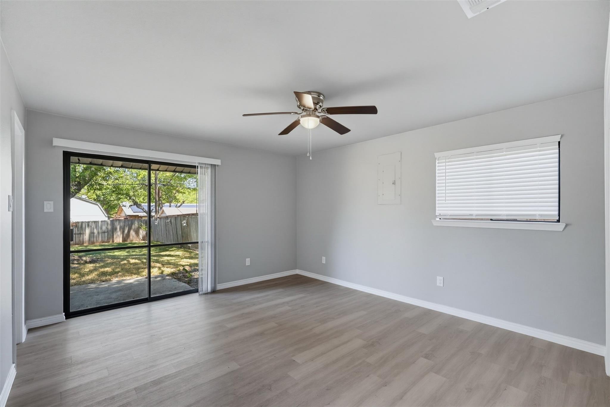 Cottie Ln, Arlington, TX 76010