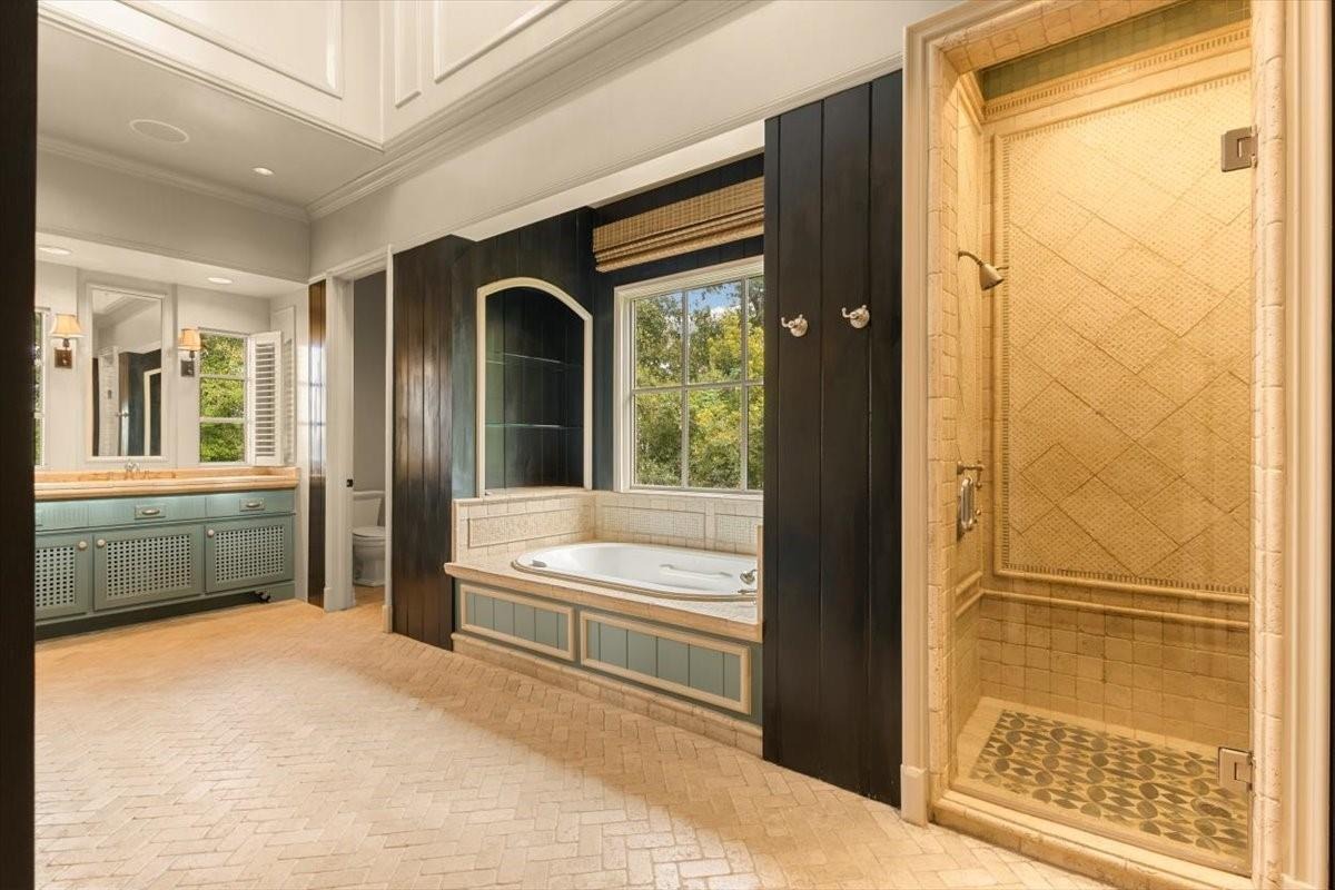 Cascades Shoreline Dr, Tyler, TX 75709