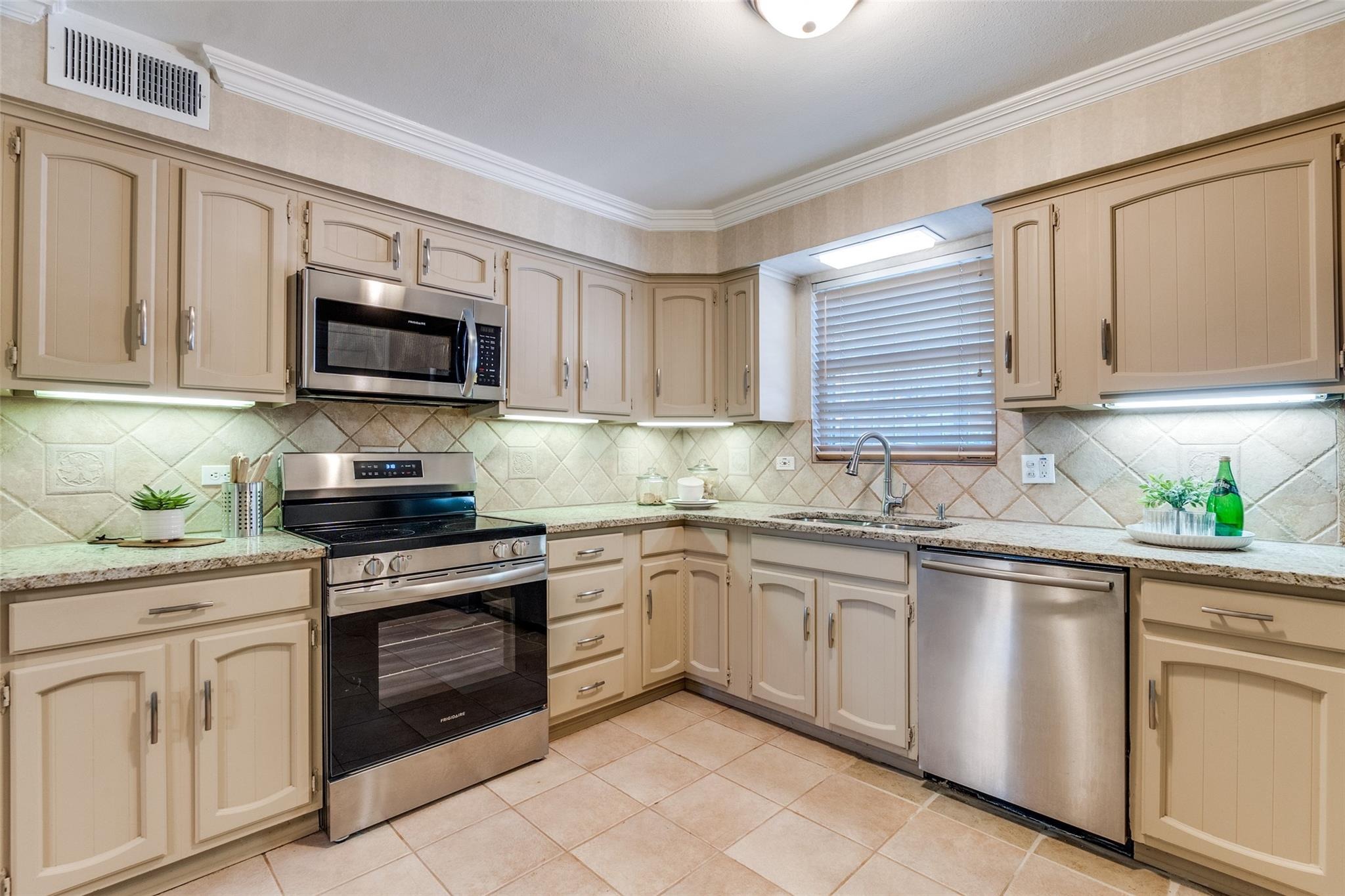 Averill Way, Dallas, TX 75225 #1