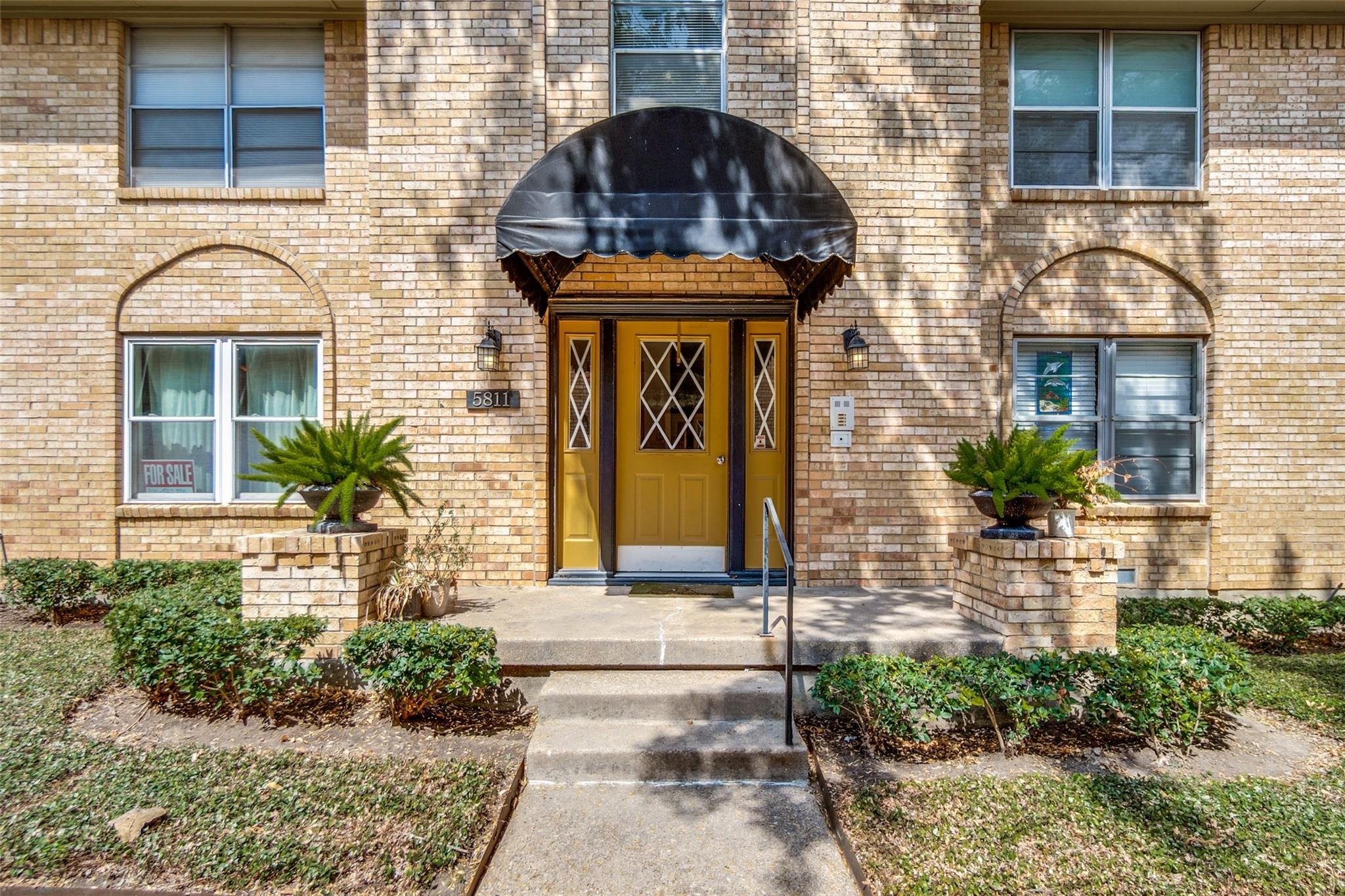 Sandhurst Ln, Dallas, TX 75206 #1