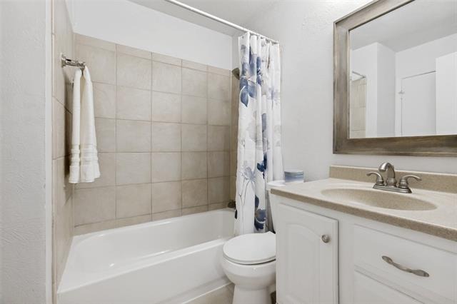 Carriagehouse Ln, Garland, TX 75040
