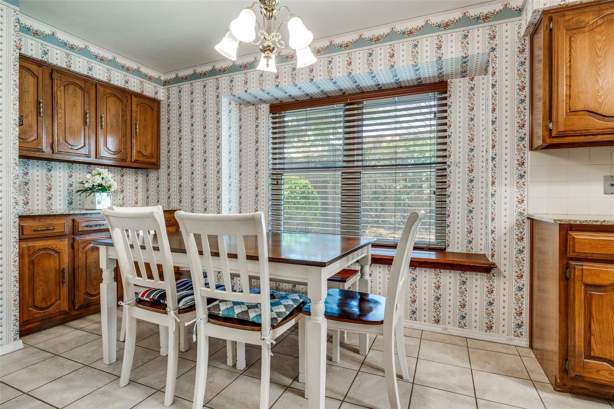 Chaffee Dr, Arlington, TX 76006