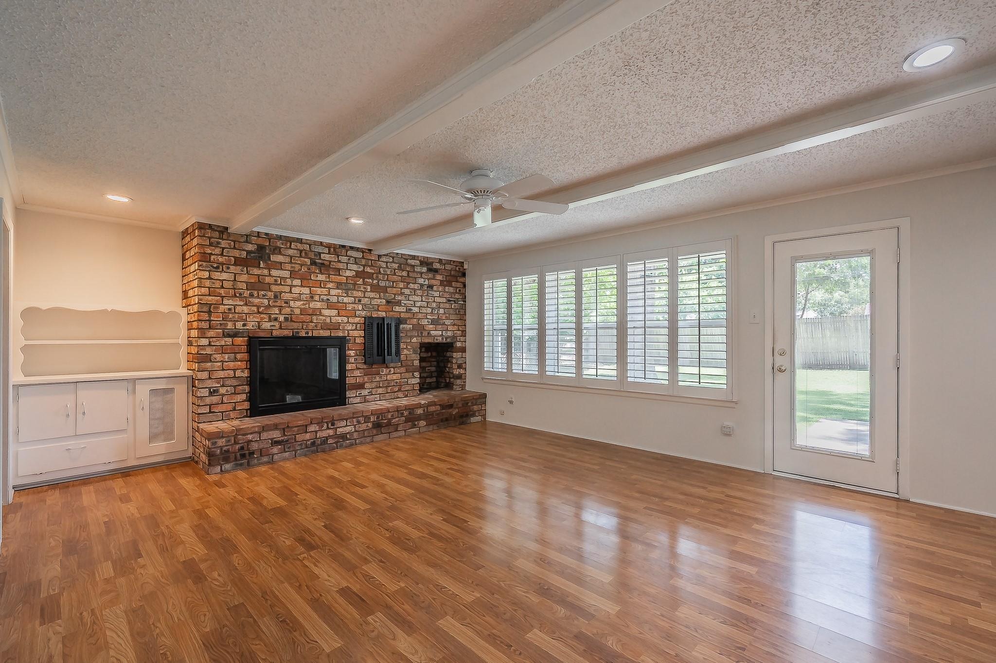 Granada Dr, Richland Hills, TX 76118
