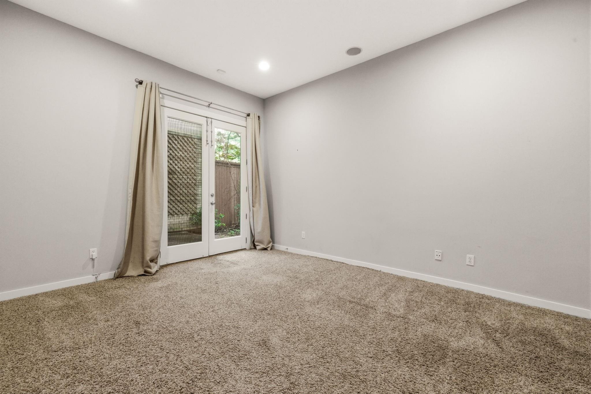 Gilbert Ave, Dallas, TX 75219
