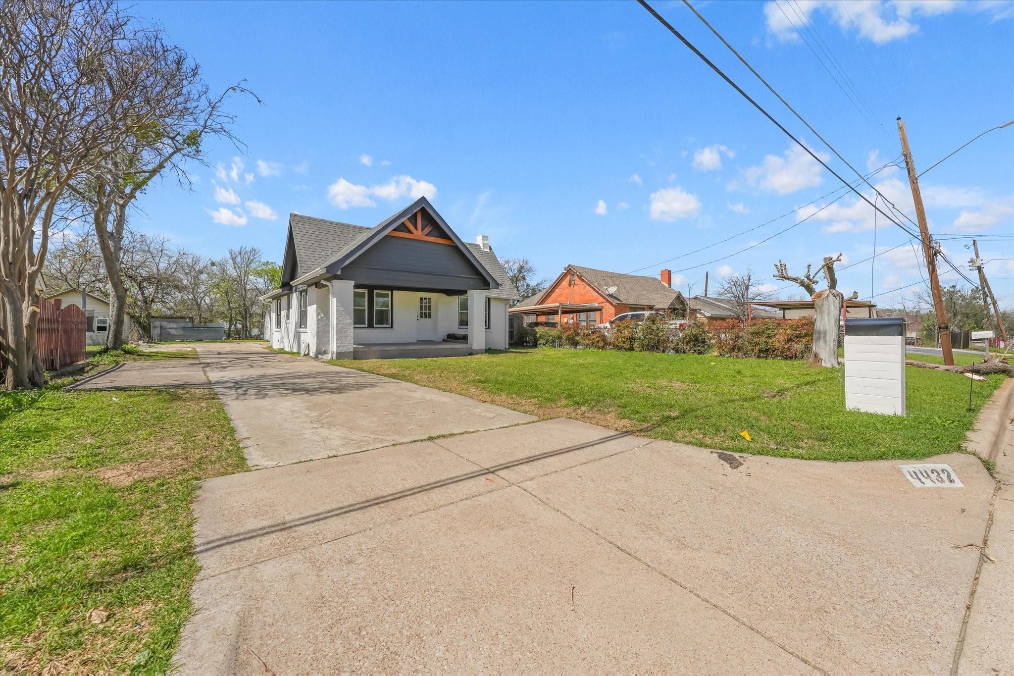 Nolan St, Fort Worth, TX 76119