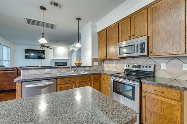 Cedarcrest Ln, Fort Worth, TX 76123