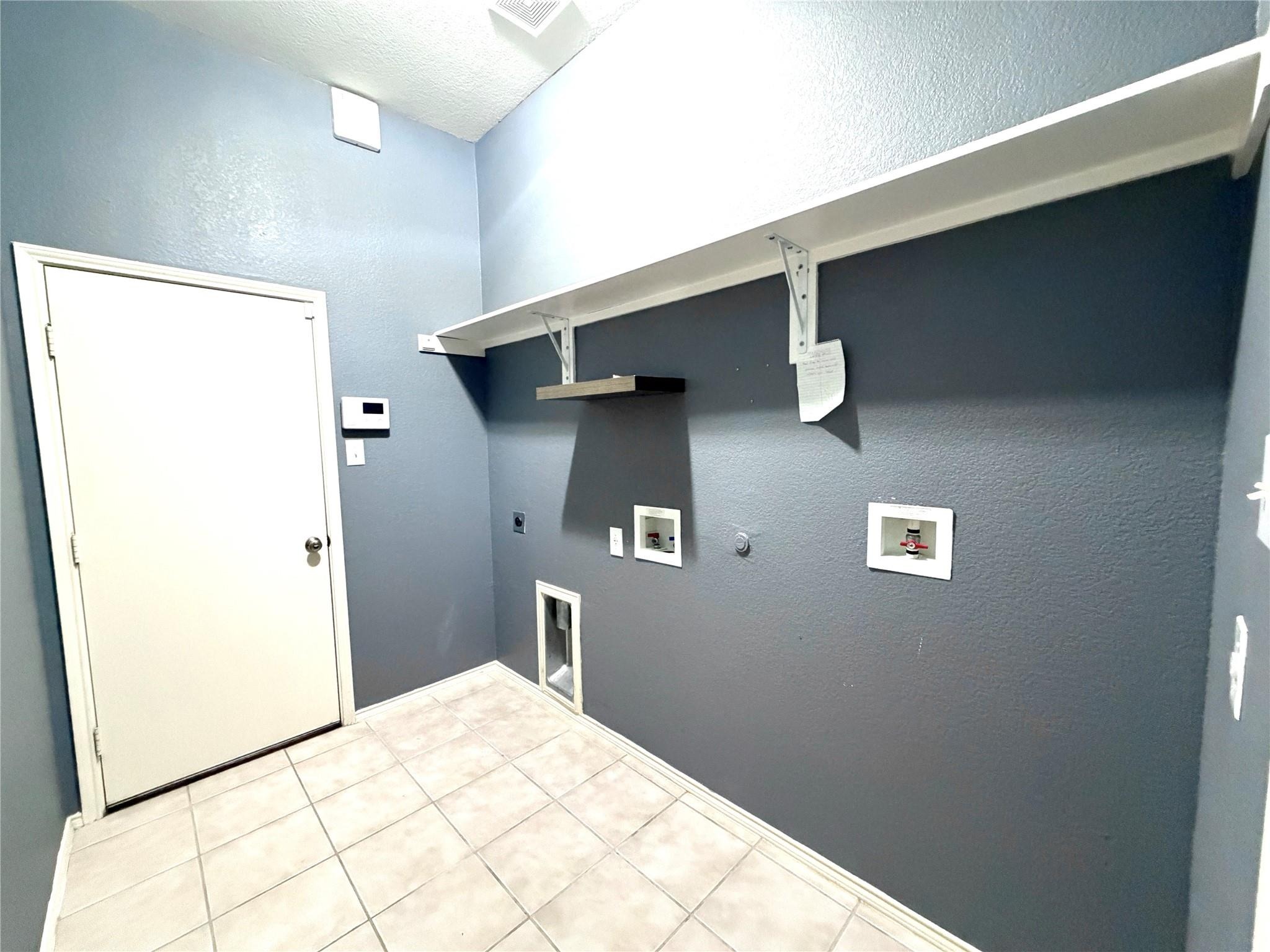 Bradshaw Dr, Fort Worth, TX 76108