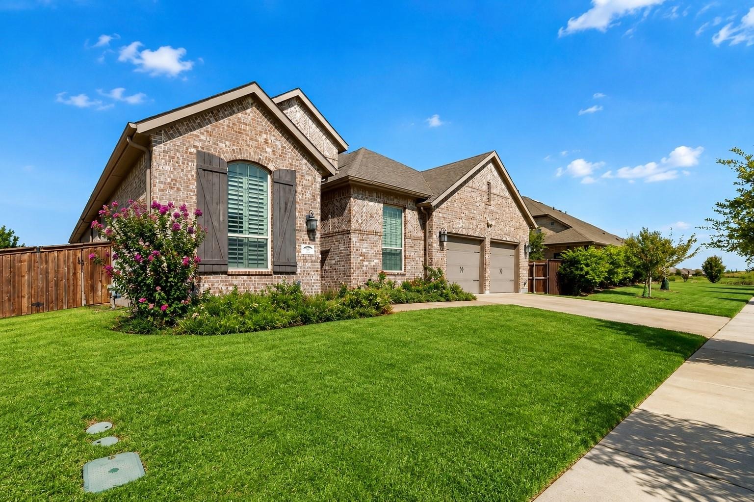 Pondview Ln, Fort Worth, TX 76123