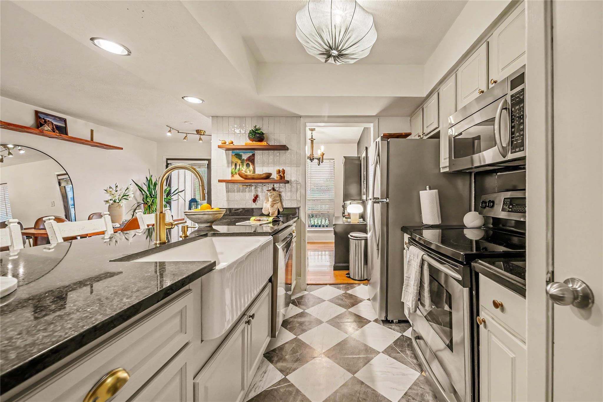 Sandhurst Ln, Dallas, TX 75206