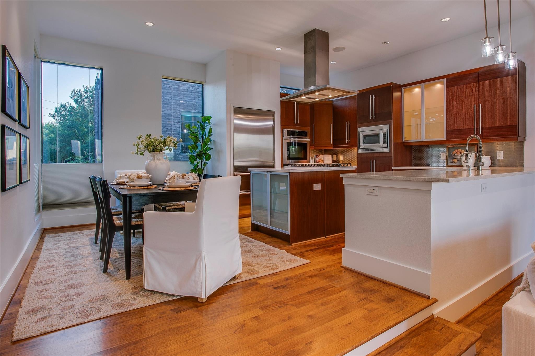 Trinity River Cir, Dallas, TX 75203