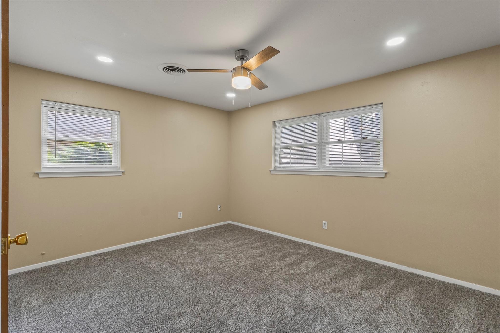 Blue Lake Dr, Fort Worth, TX 76103