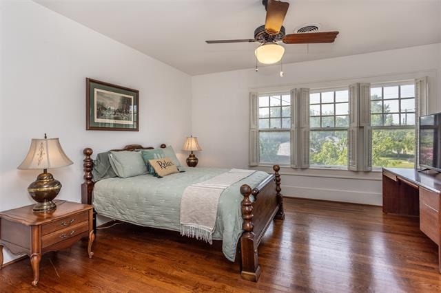 Lindsay St, Gainesville, TX 76240 #1