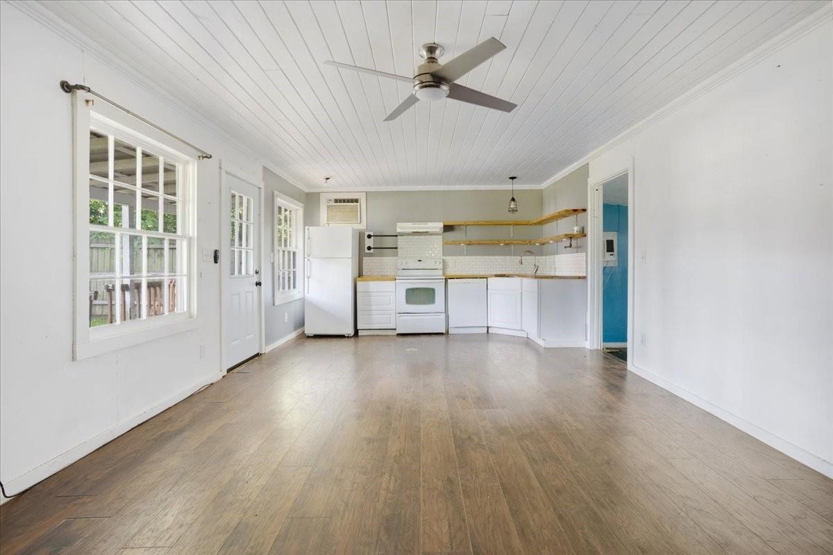 3rd St, Mount Pleasant, TX 75455