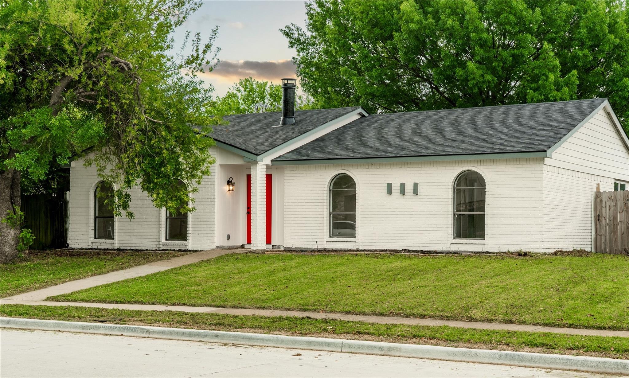 Clark Trl, Grand Prairie, TX 75052