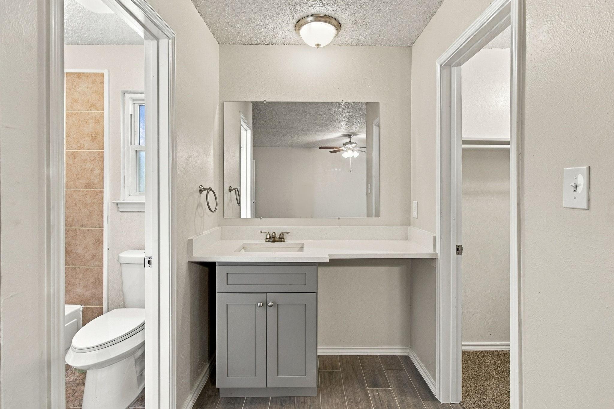 Crestmont Ct, Arlington, TX 76017