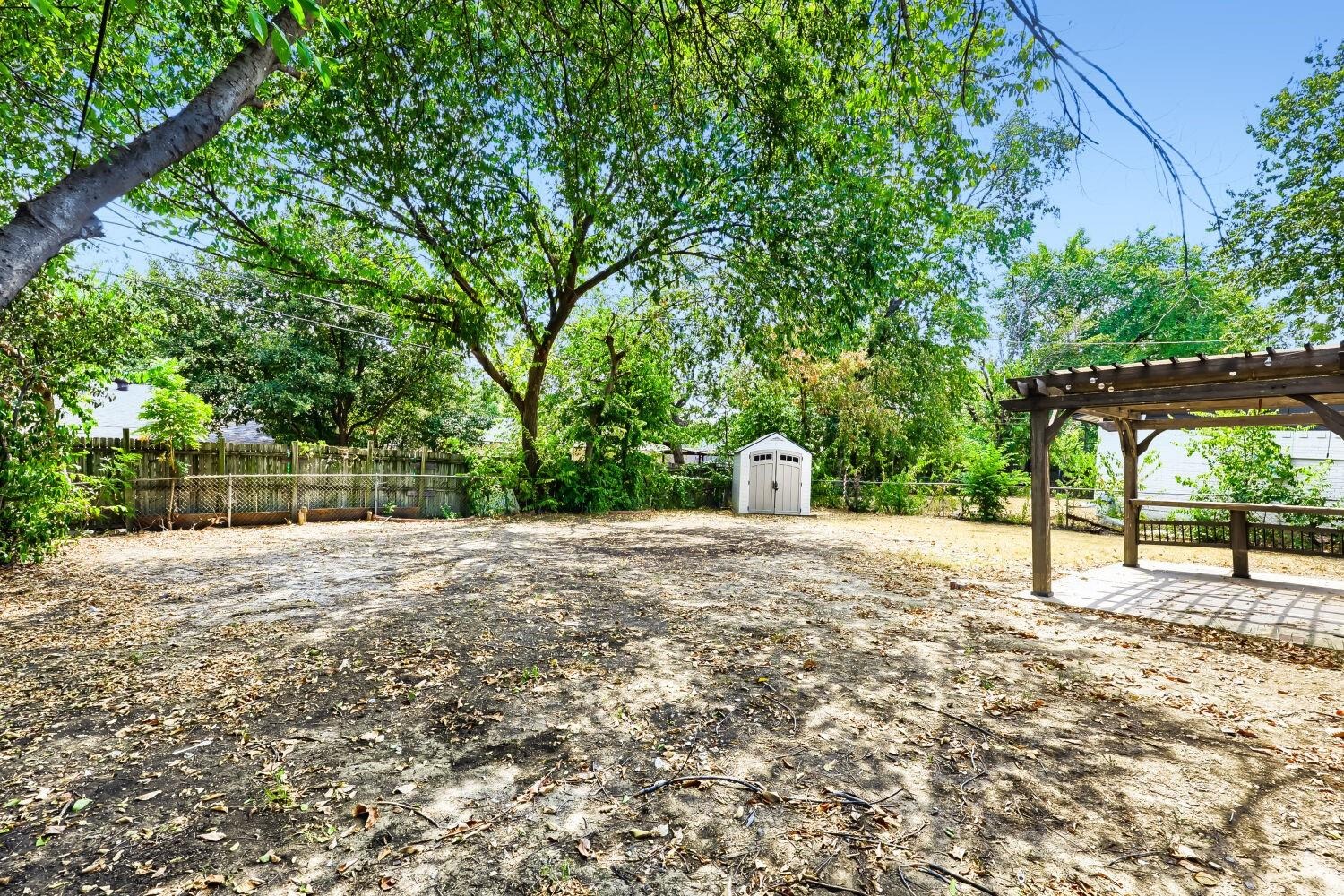 Dewitt St, Irving, TX 75062