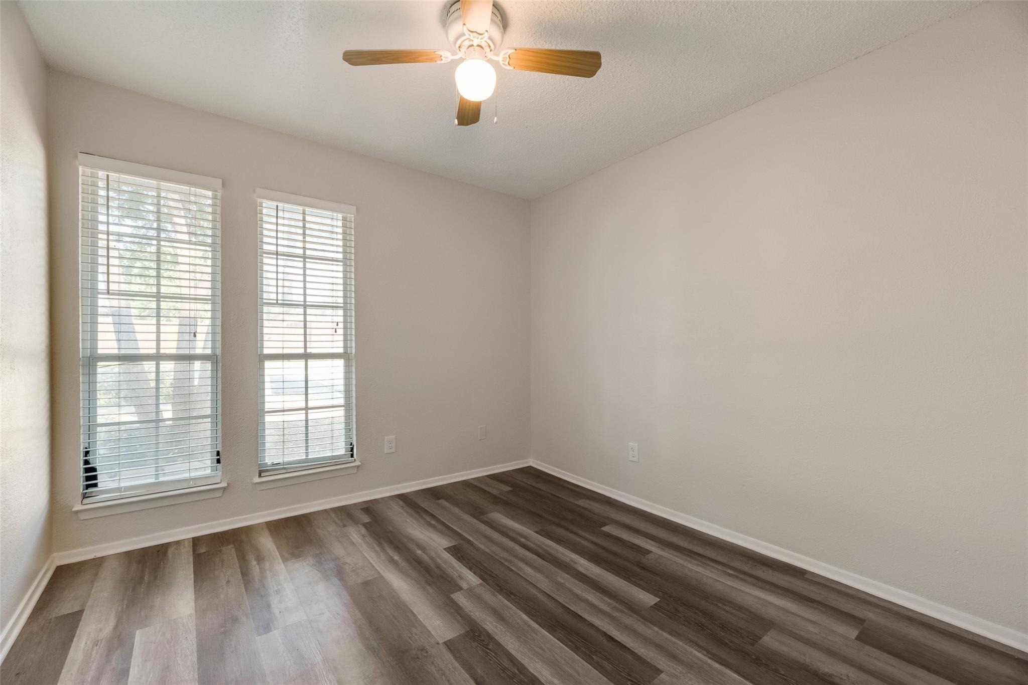 Westwood Dr, Lewisville, TX 75067