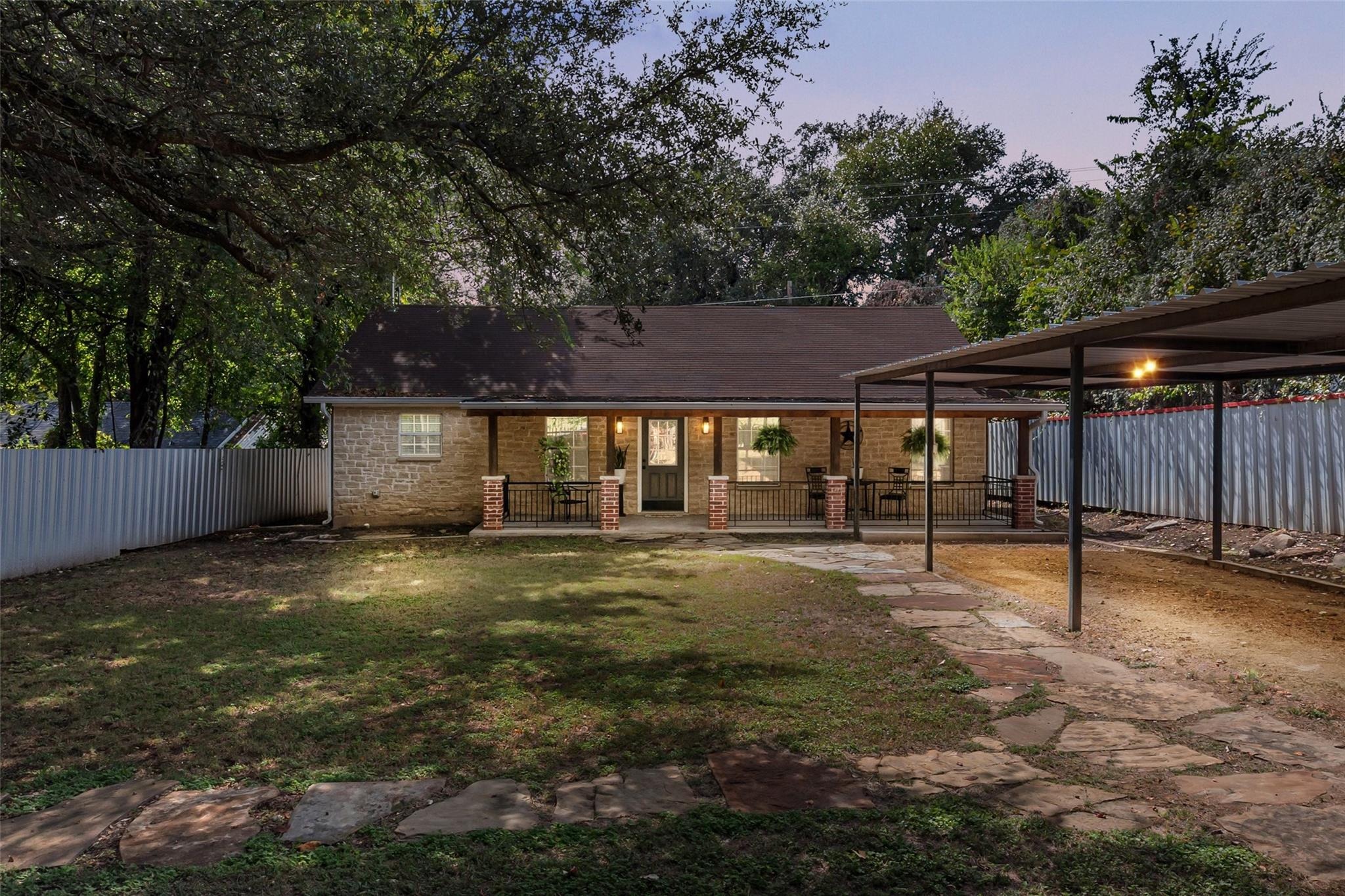Montgomery Dr, Granbury, TX 76049