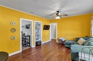 Jones St, Granbury, TX 76048