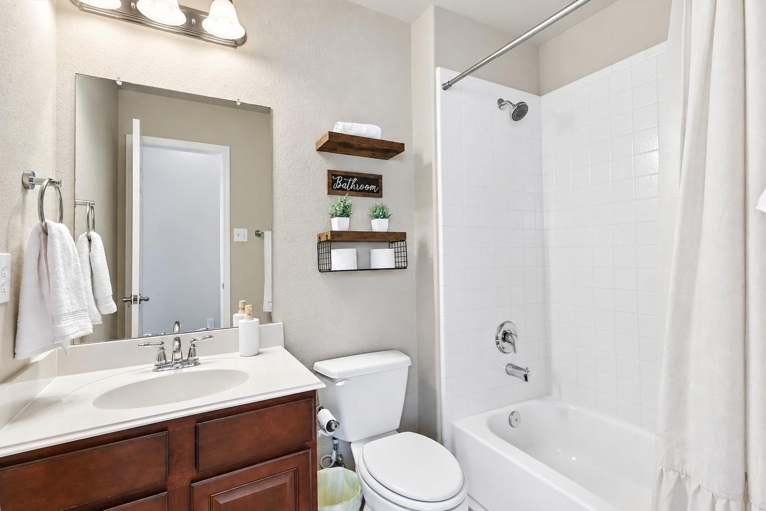 Sea Pines Dr, Savannah, TX 76227