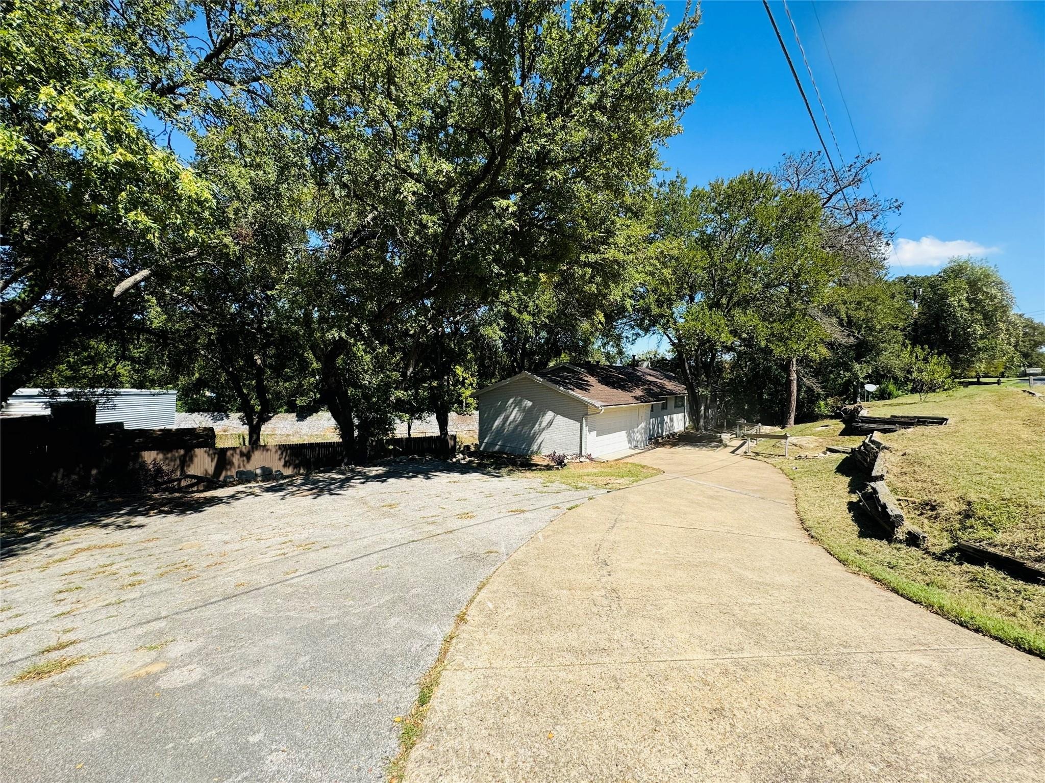 Rock Creek Dr, Grand Prairie, TX 75050
