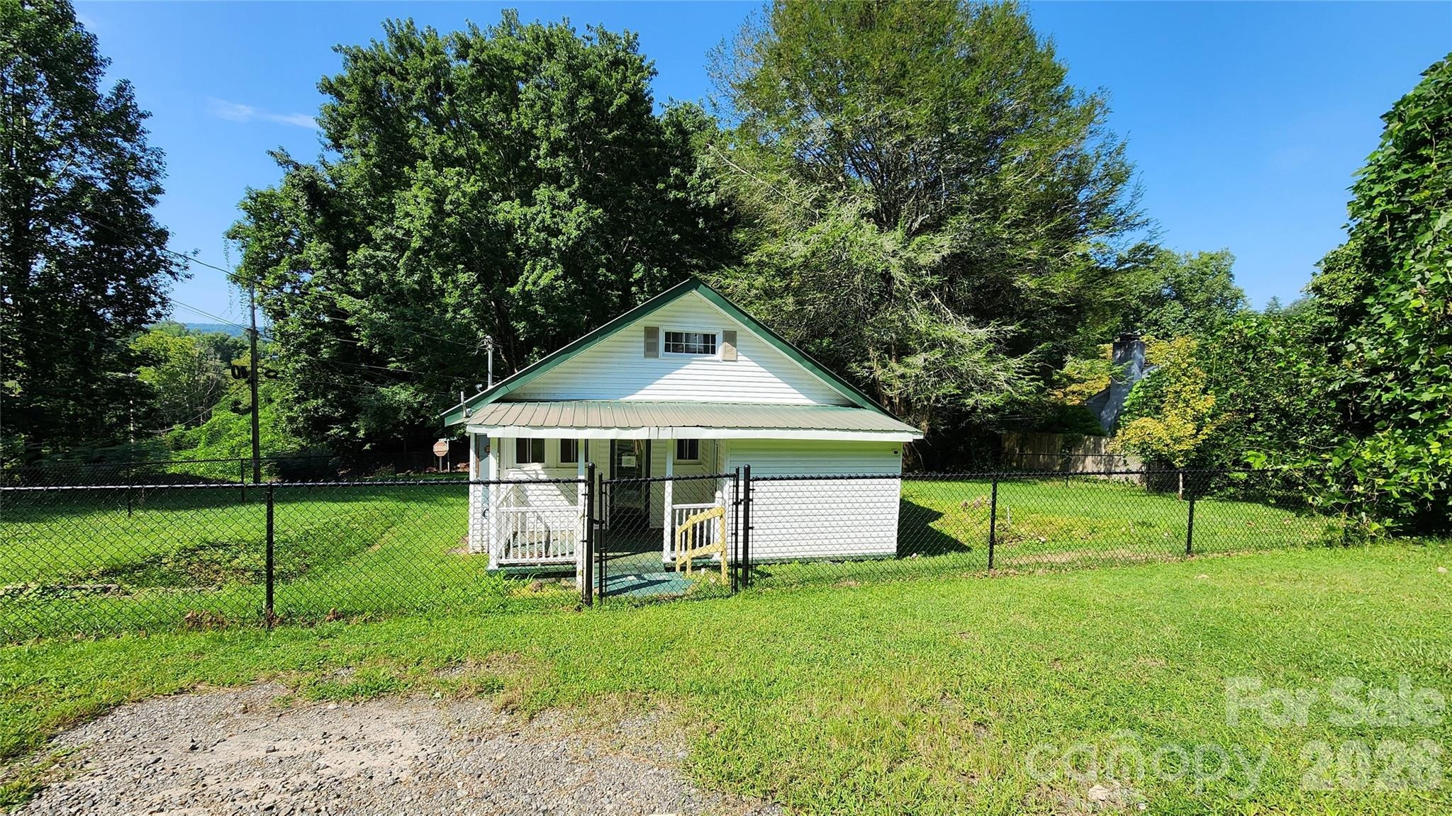 Connahetta St, Murphy, NC 28906
