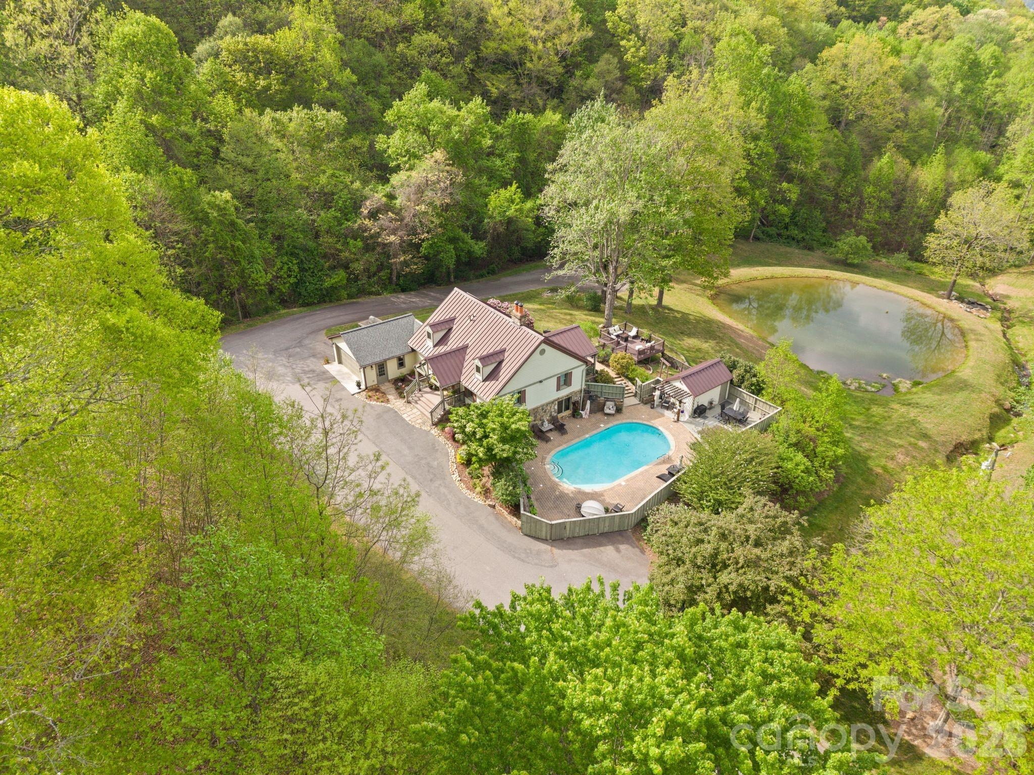 View Ridge Pkwy, Leicester, NC 28748