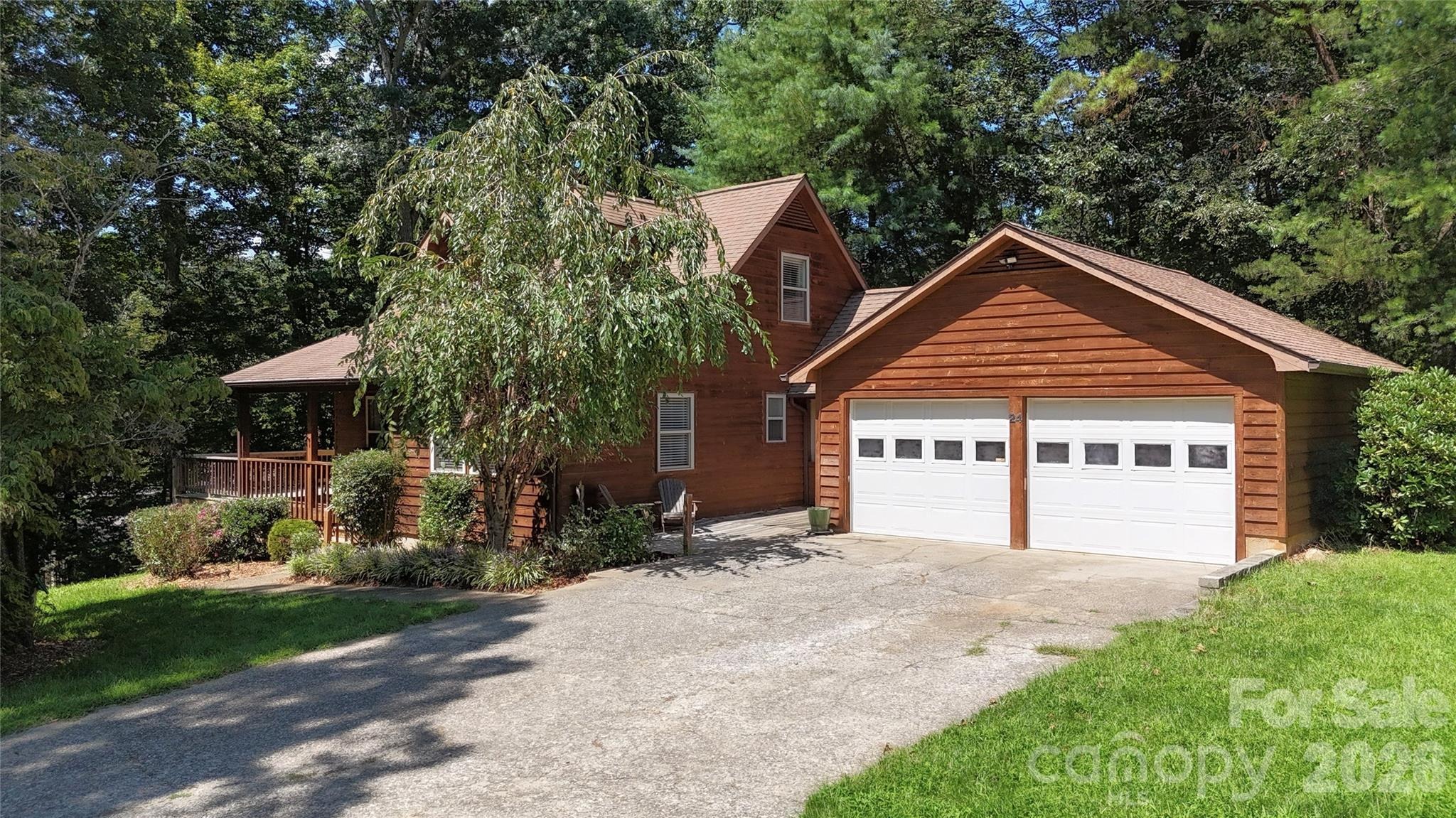 Oakwood Rd, Candler, NC 28715