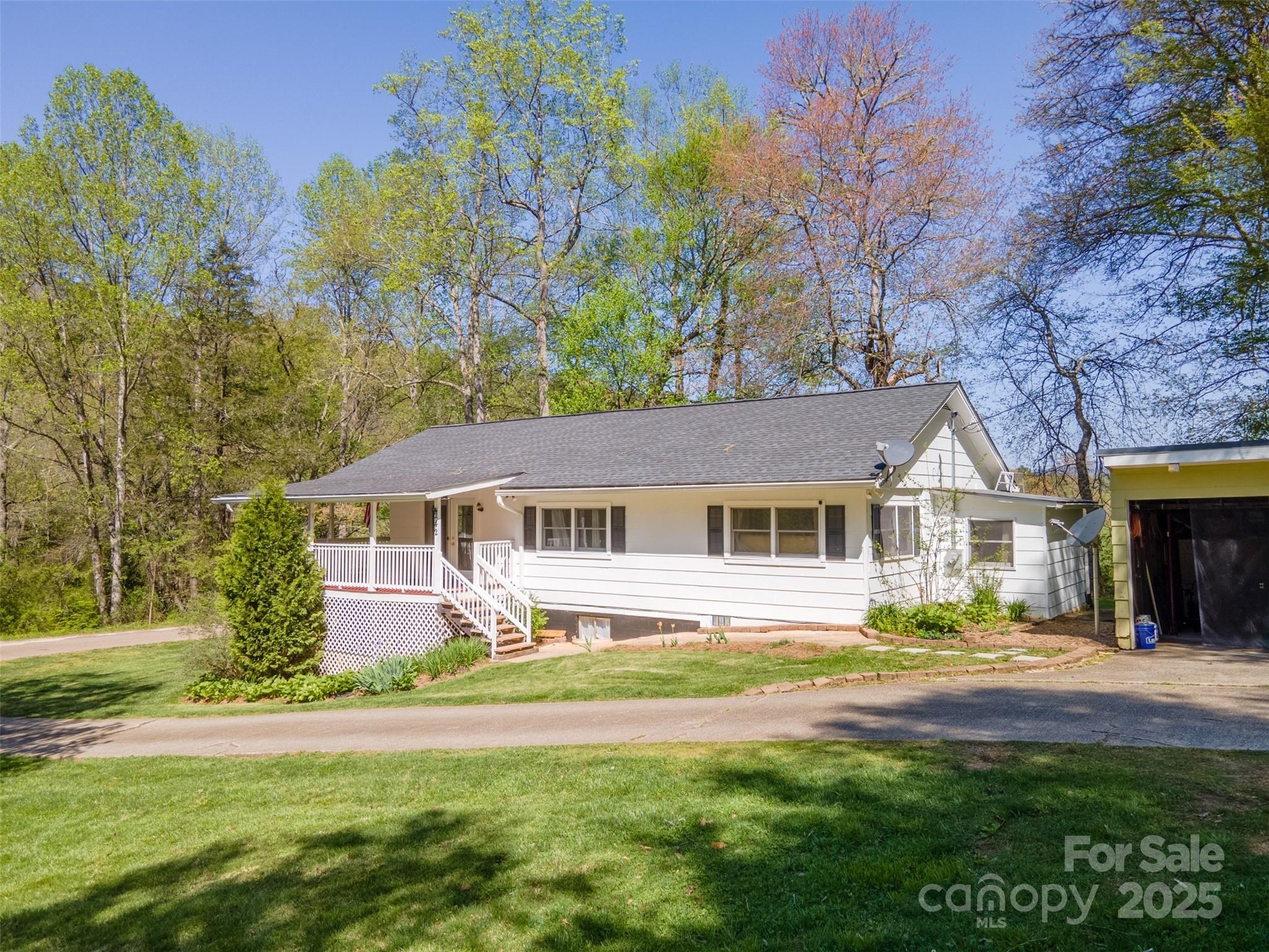 Henderson Rd, Franklin, NC 28734 #1