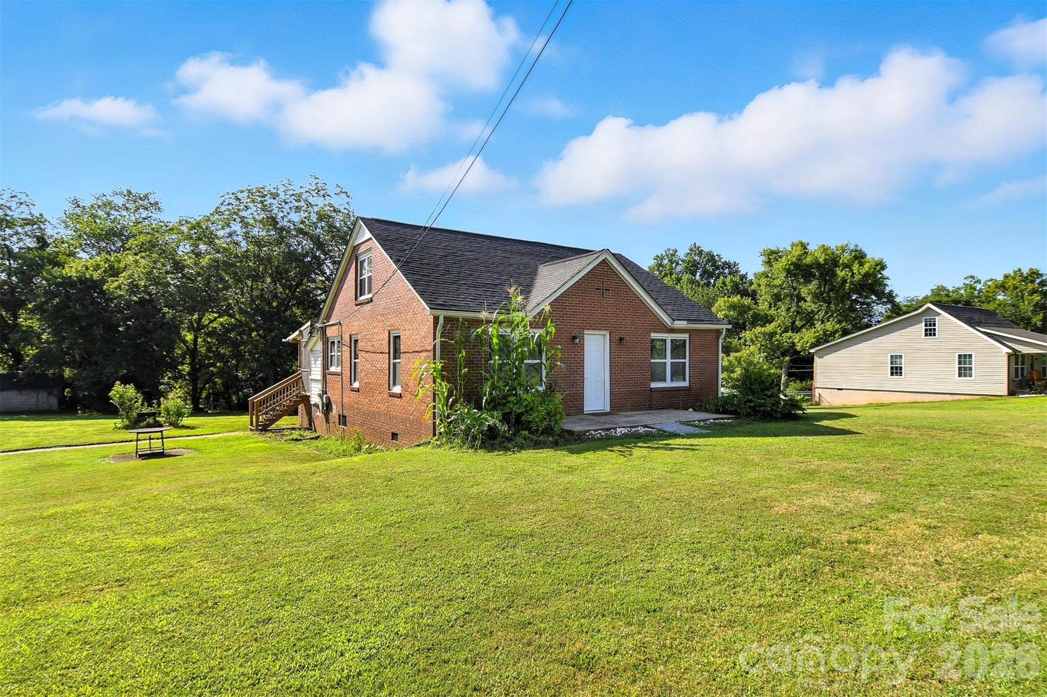 6th Street Dr, Hickory, NC 28601