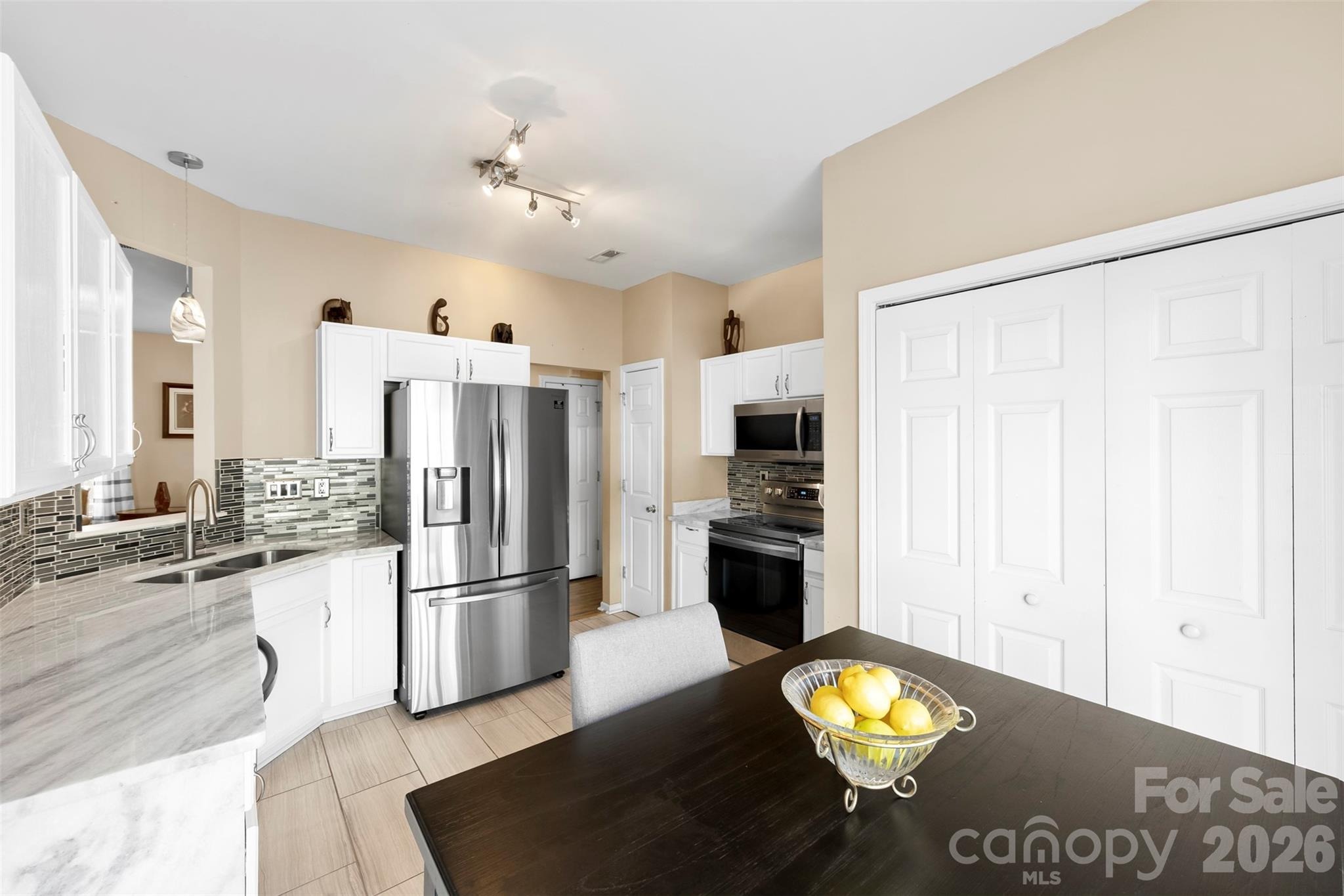 Cliffs Inn Cir, Charlotte, NC 28214 #1