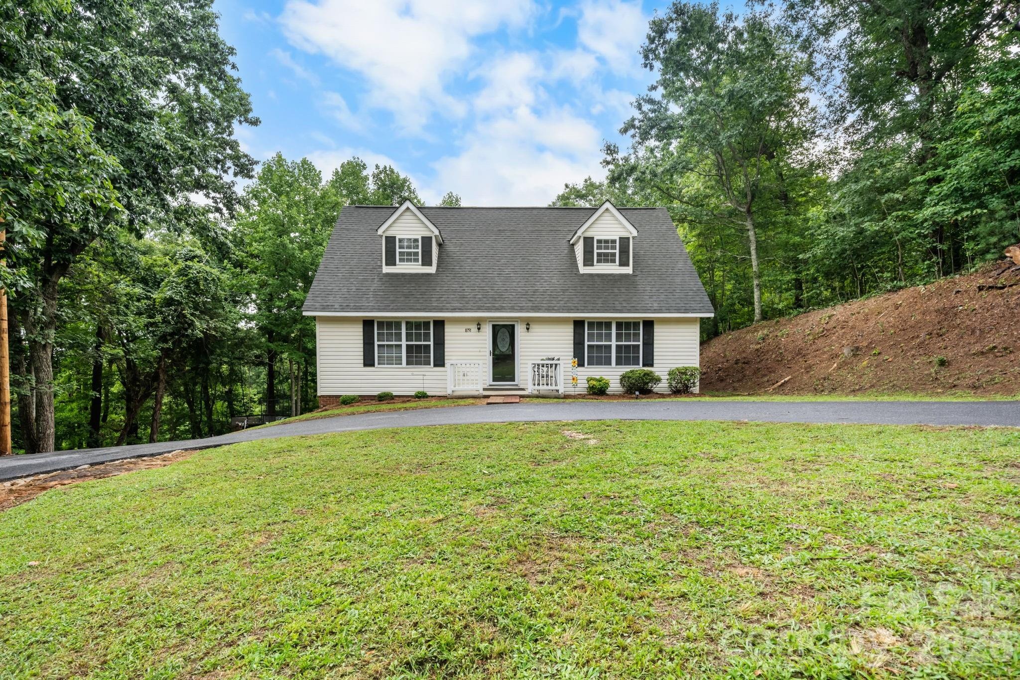 Lisa Trl, Connelly Springs, NC 28612