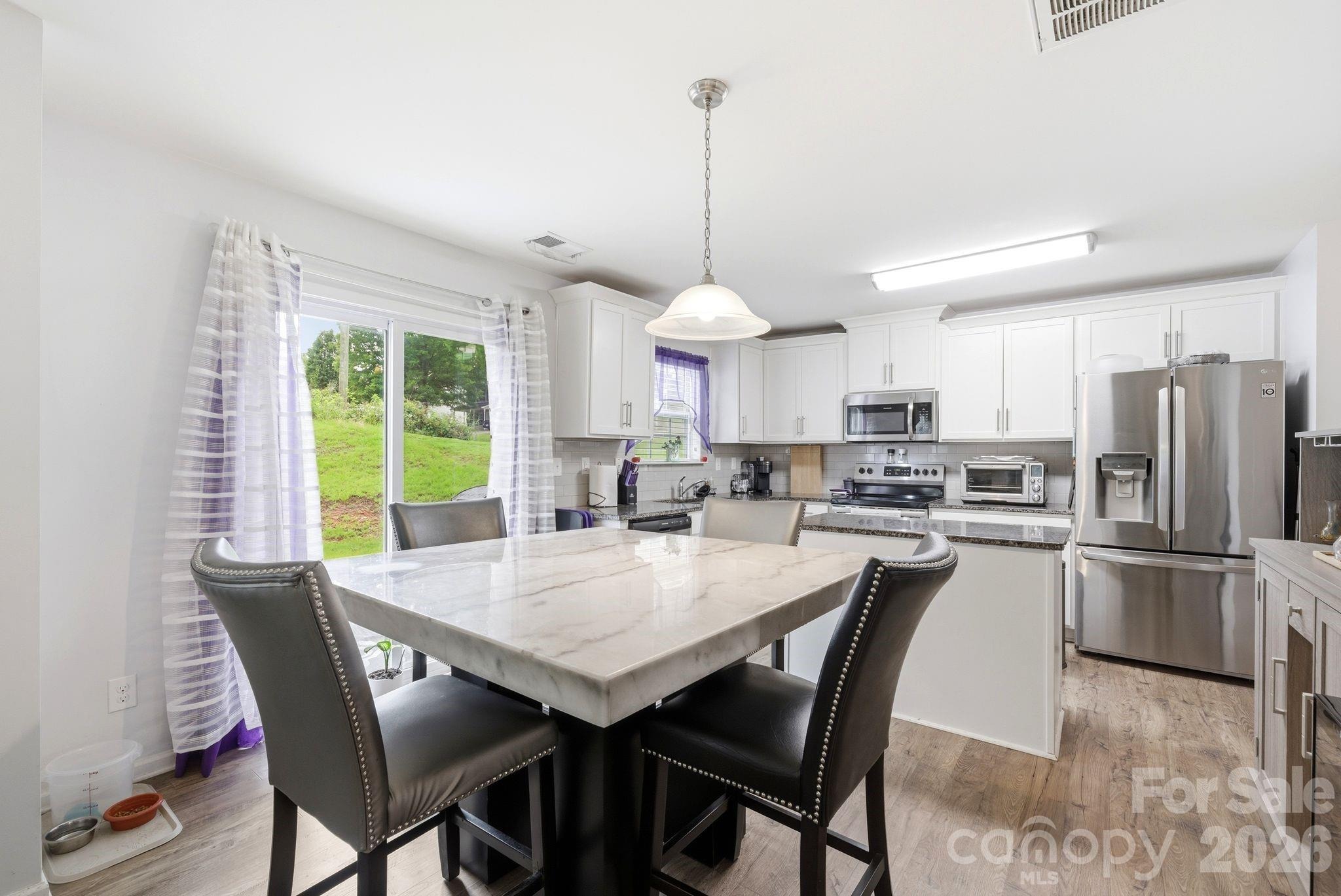 Mansell Ct, Charlotte, NC 28215