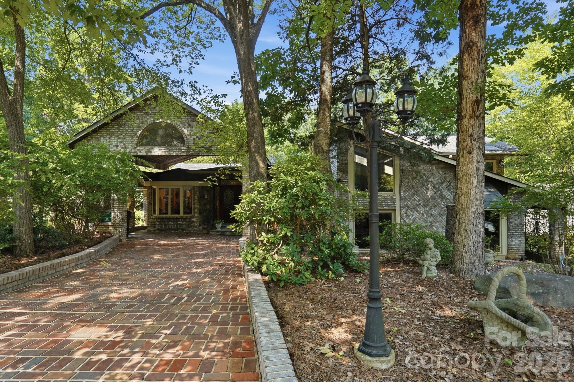 Millwood Ln, Charlotte, NC 28270
