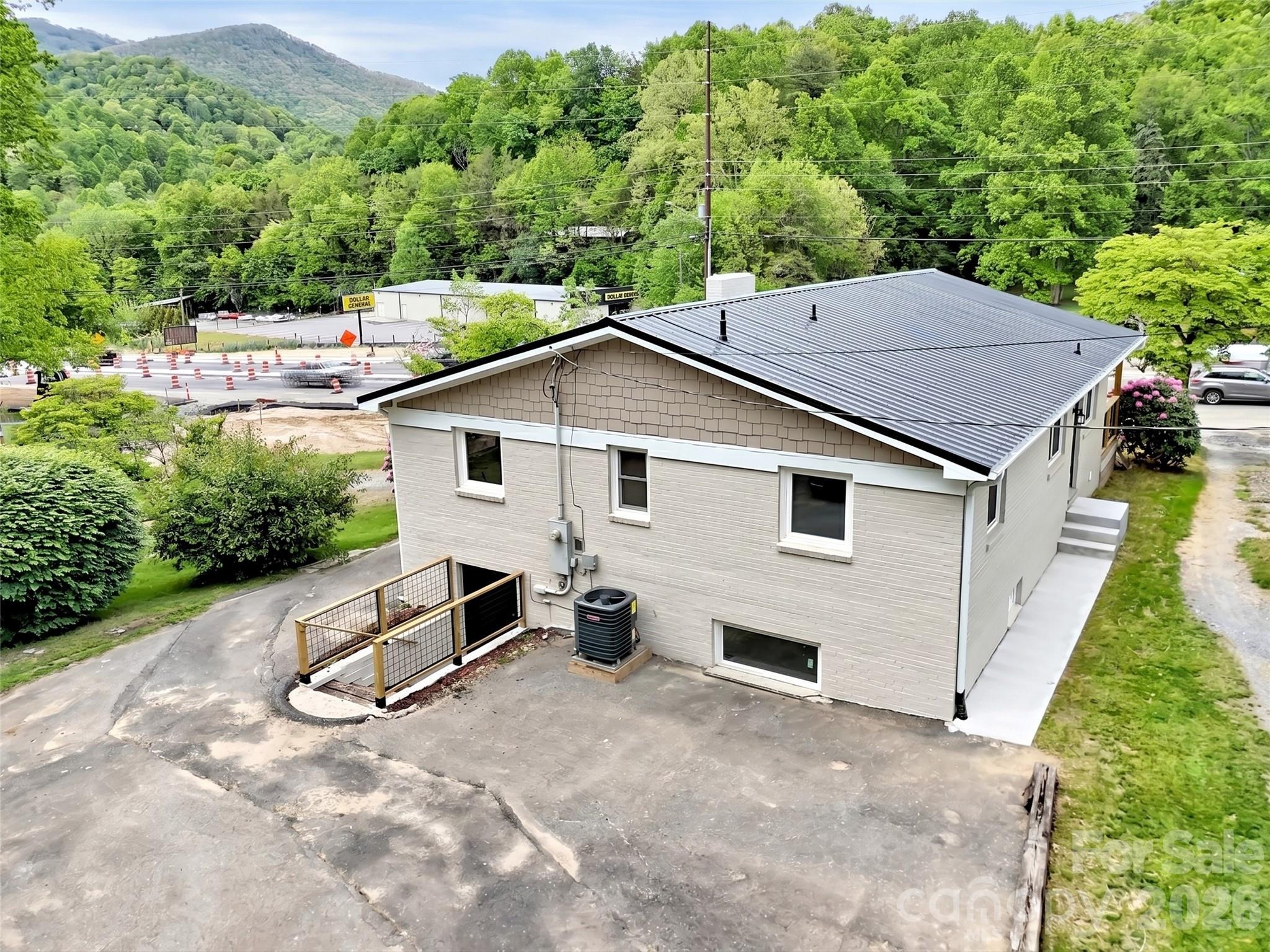 Dellwood Rd, Waynesville, NC 28786 #1