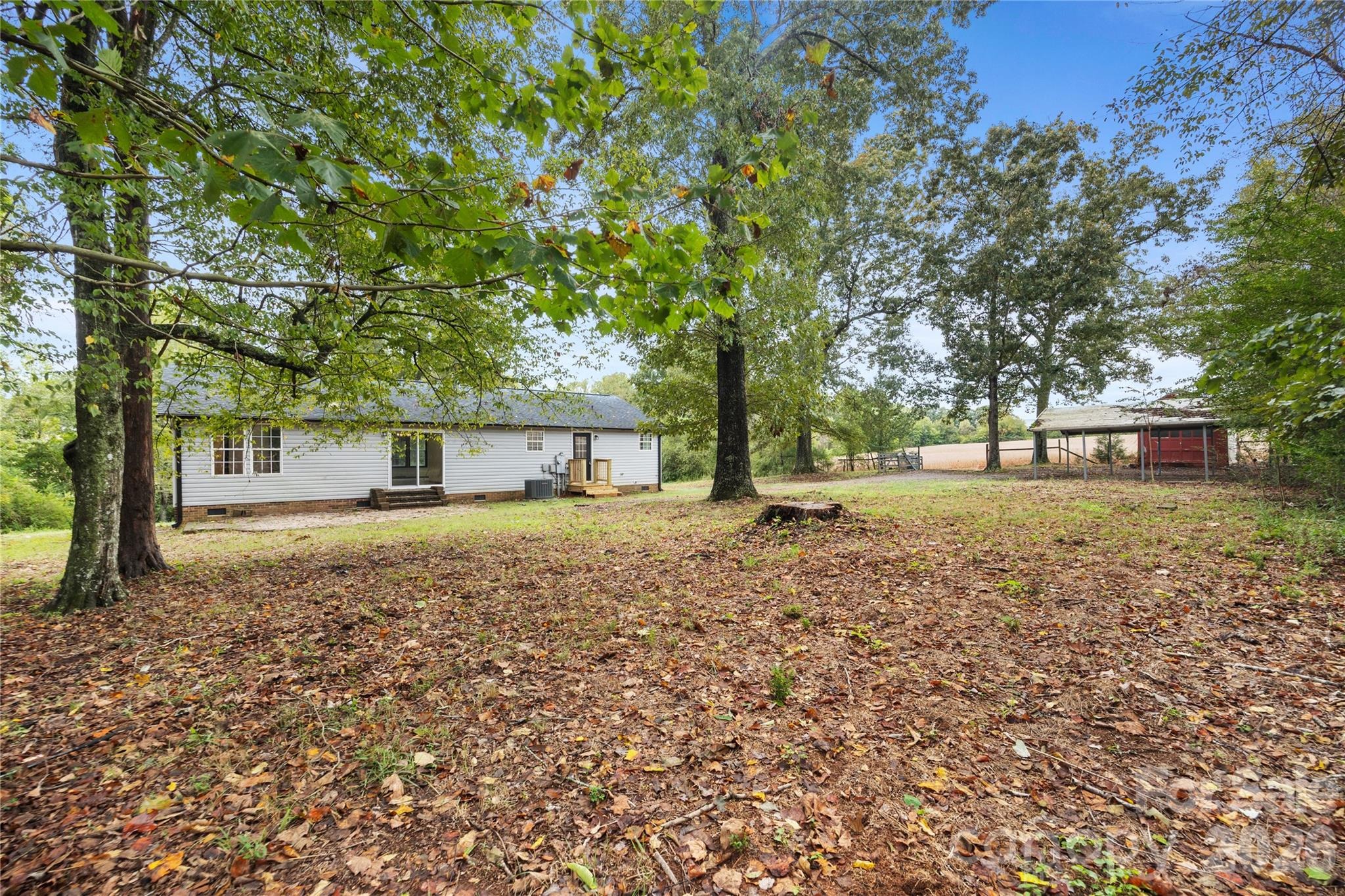 Blue Dan Ln, Yadkinville, NC 27055