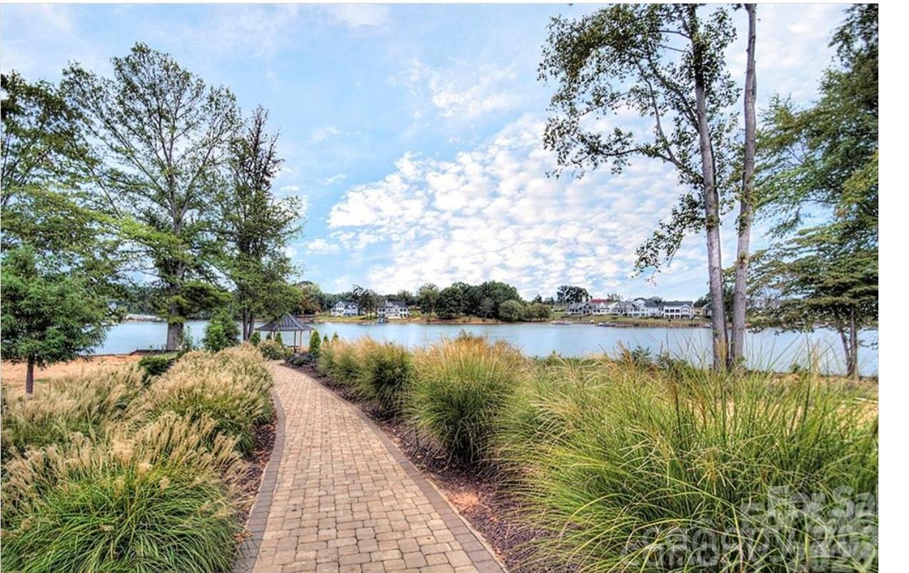 Canoe Pole Ln, Mooresville, NC 28117