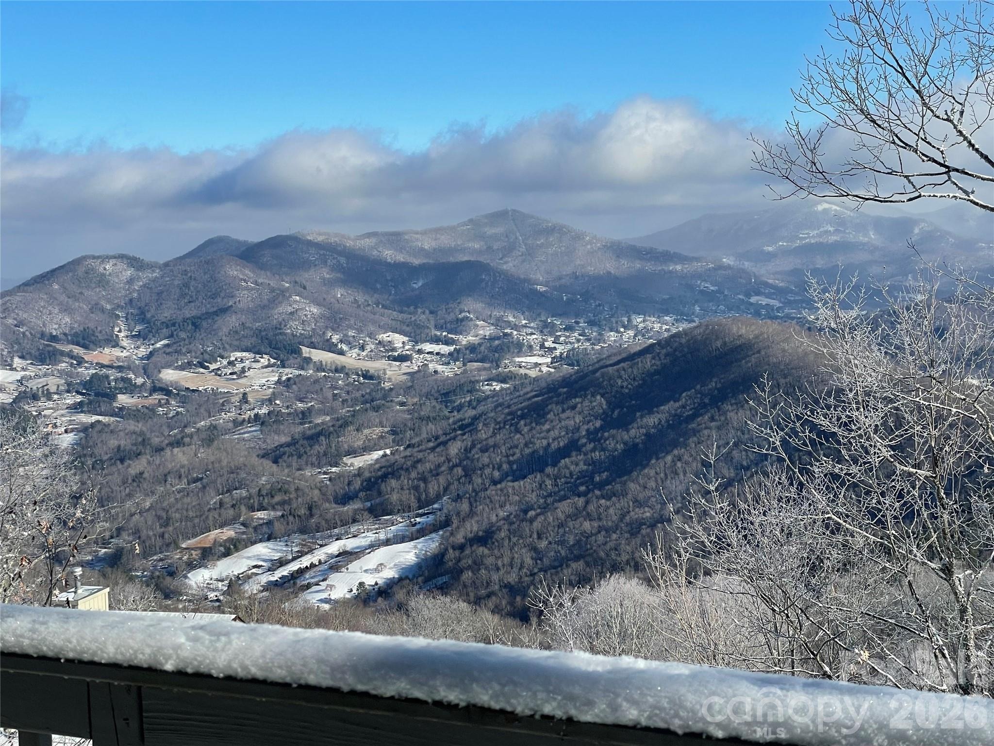 Club House Dr, Burnsville, NC 28714